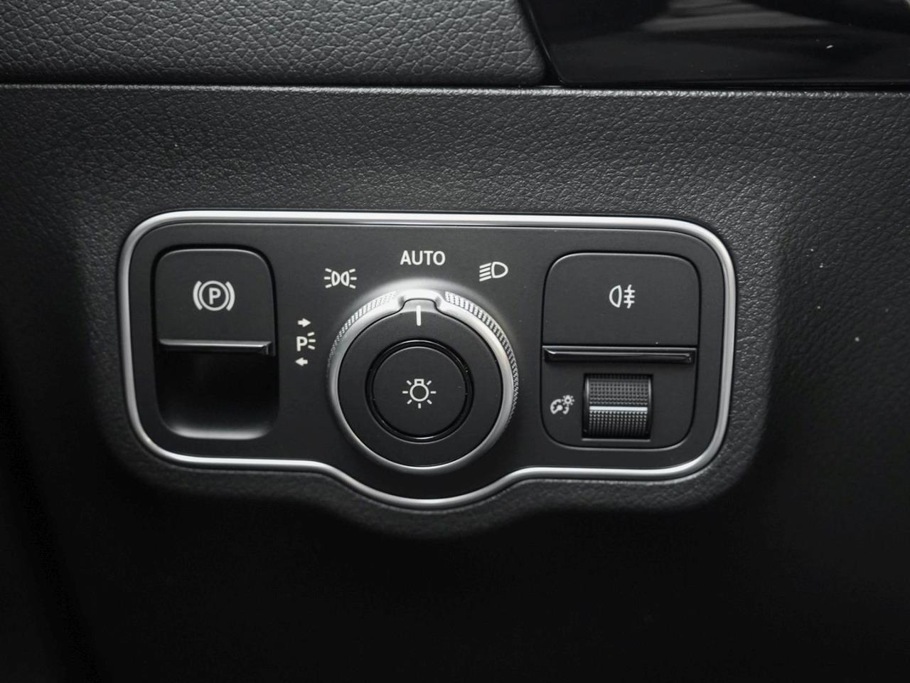 Mercedes-Benz GLA 200 AMG Night MBUXNavi-Prem. Kamera AHK