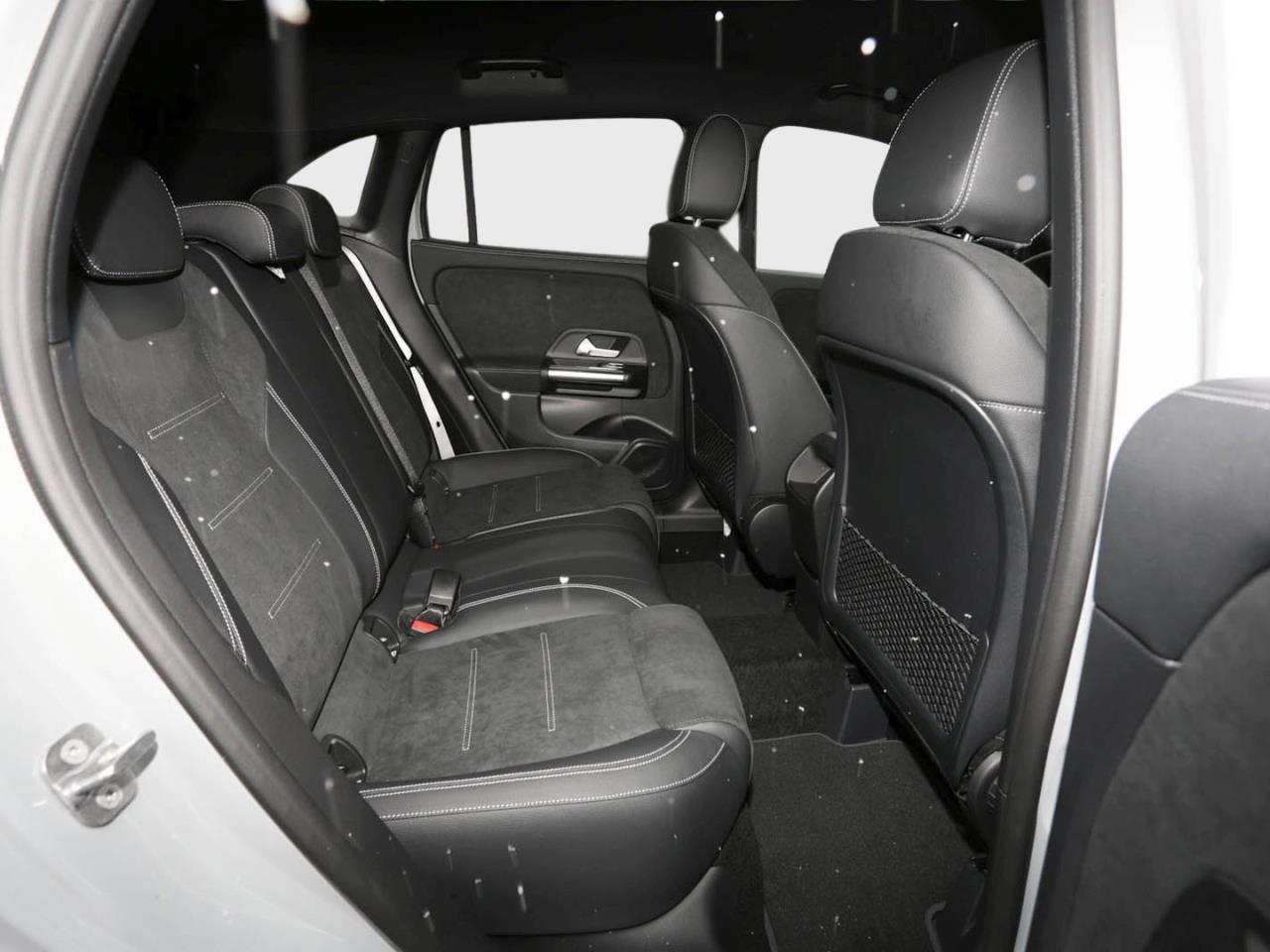 Mercedes-Benz GLA 200 AMG Night Navi 360° AHK EasyPack Park-P