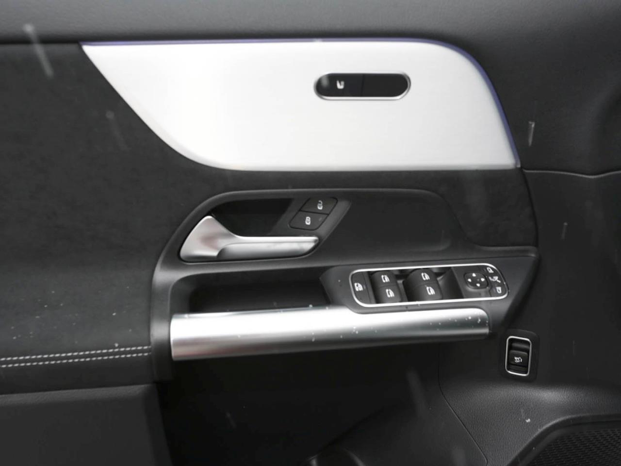 Mercedes-Benz GLA 200 AMG Night Navi 360° AHK EasyPack Park-P