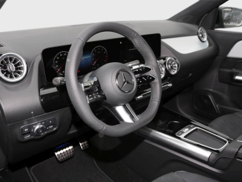 Mercedes-Benz GLA 200 AMG Night Navi 360° AHK EasyPack Park-P