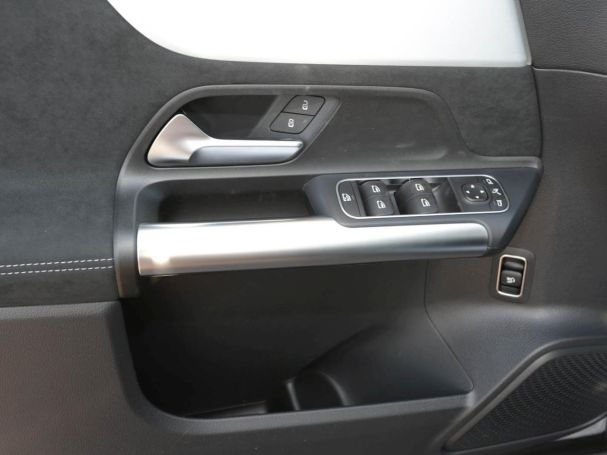 Mercedes-Benz GLA 200 AMG Night 360° AHK EasyPack Kamera SHZ