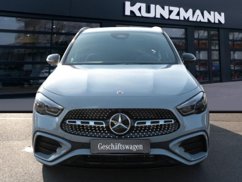 Mercedes-Benz GLA 200 AMG Night 360° AHK EasyPack Kamera SHZ