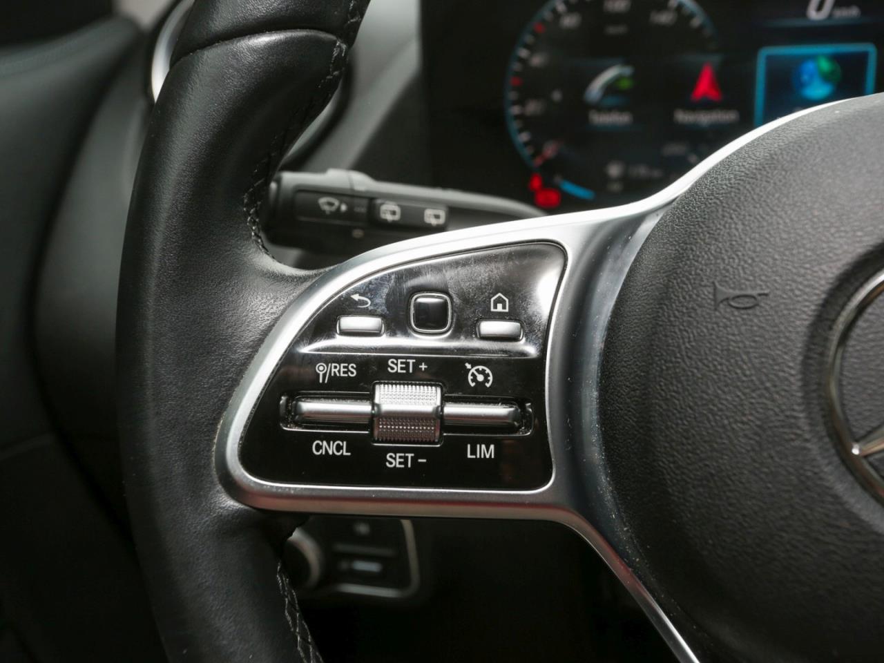 Mercedes-Benz GLA 200 Progressive MBUXNavi Kamera Easy-Pack