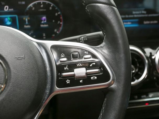 Mercedes-Benz GLA 200 Progressive MBUXNavi Kamera Easy-Pack