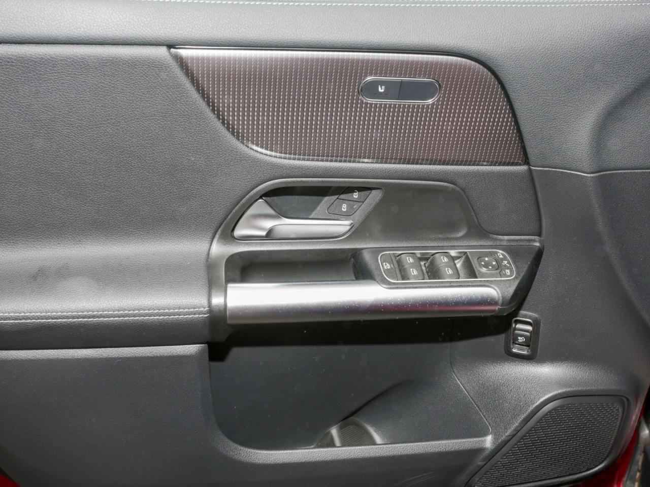 Mercedes-Benz GLA 200 Progressive MBUXNavi Kamera Easy-Pack