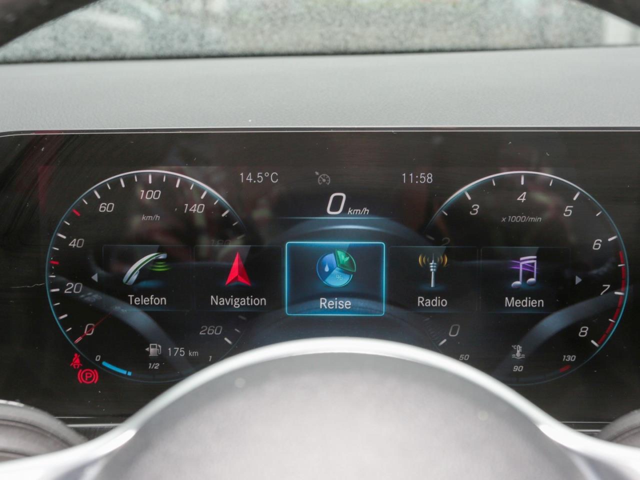 Mercedes-Benz GLA 200 Progressive MBUXNavi Kamera Easy-Pack