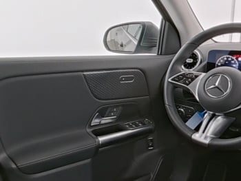 Mercedes-Benz GLA 200 Progressive MBUX Navi-Prem. AHK Kamera