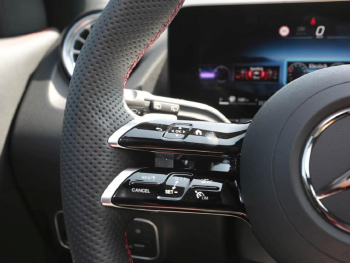 Mercedes-Benz GLA 200 AMG MBUX Navi-Prem Totwinkel AHK 360°