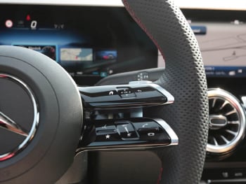Mercedes-Benz GLA 200 AMG MBUX Navi-Prem Totwinkel AHK 360°