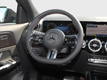 Mercedes-Benz GLA 200 AMG MBUX Navi-Prem Totwinkel AHK 360°
