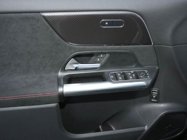 Mercedes-Benz GLA 200 AMG Night Panorama Distronic 360° AHK