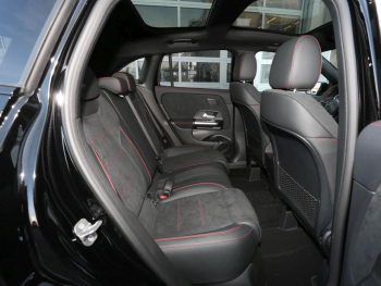 Mercedes-Benz GLA 200 AMG Night Panorama Distronic 360° AHK