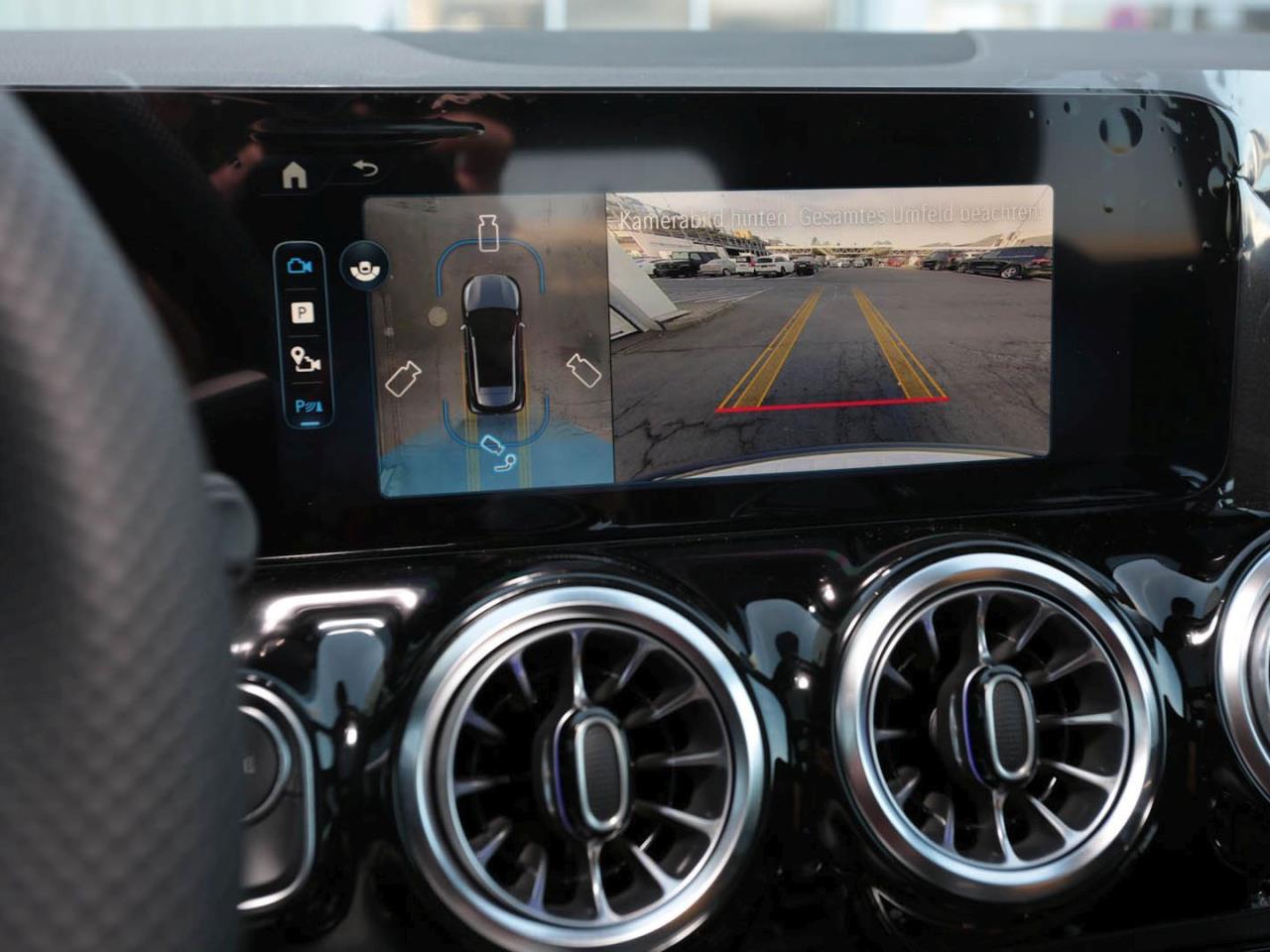 Mercedes-Benz GLA 200 AMG Night Panorama Distronic 360° AHK