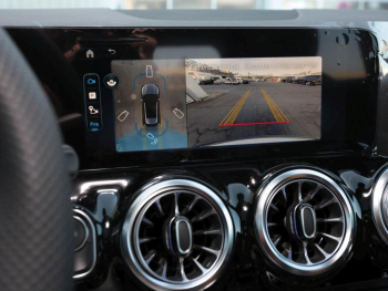 Mercedes-Benz GLA 200 AMG Night Panorama Distronic 360° AHK