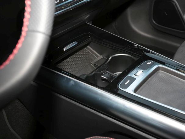 Mercedes-Benz GLA 200 AMG Night Panorama Distronic 360° AHK