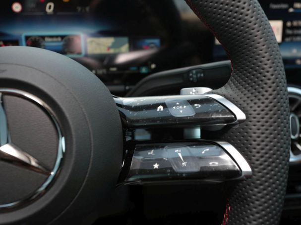 Mercedes-Benz GLA 200 AMG Night Panorama Distronic 360° AHK