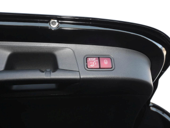 Mercedes-Benz GLA 200 AMG Night Panorama Distronic 360° AHK