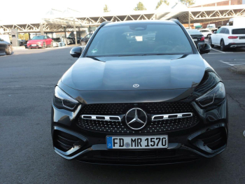 Mercedes-Benz GLA 200 AMG Night Panorama Distronic 360° AHK