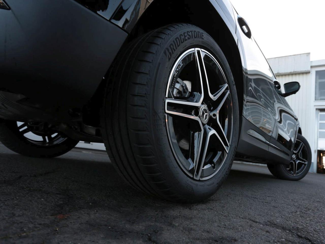 Mercedes-Benz GLA 200 AMG Night Panorama Distronic 360° AHK