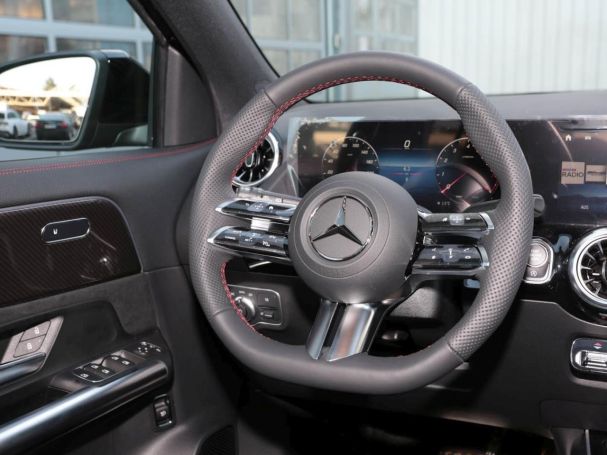 Mercedes-Benz GLA 200 AMG Night Panorama Distronic 360° AHK