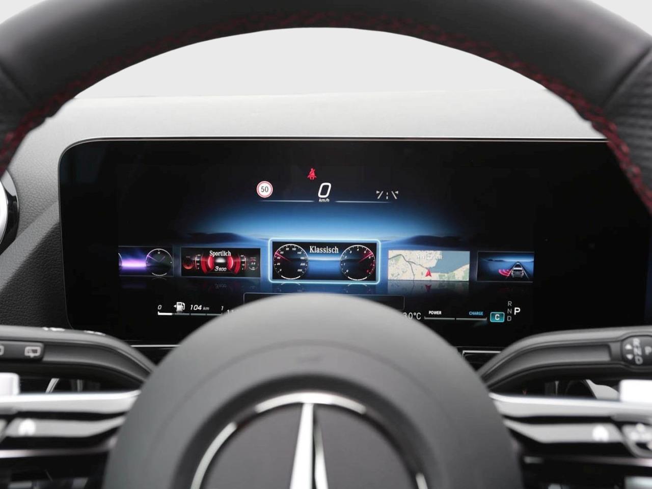 Mercedes-Benz GLA 200 AMG MBUXNavi-Prem. Kamera Easy-Pack AHK