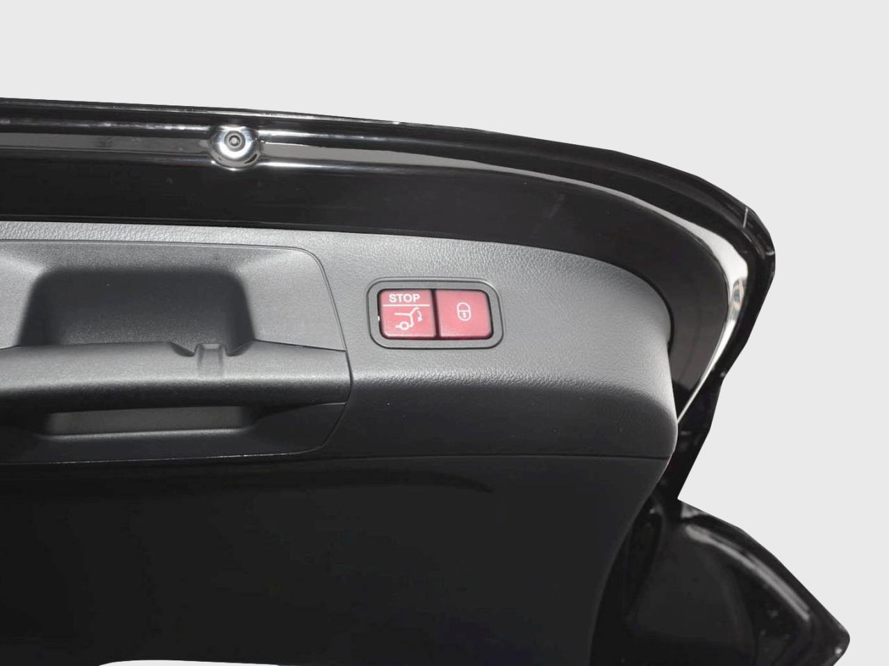 Mercedes-Benz GLA 200 AMG MBUXNavi-Prem. Kamera Easy-Pack AHK