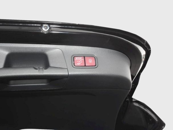 Mercedes-Benz GLA 200 AMG MBUXNavi-Prem. Kamera Easy-Pack AHK