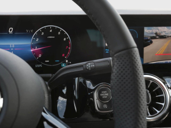 Mercedes-Benz GLA 200 AMG Night MBUX Navi AHK Kamera EasyPack