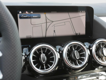 Mercedes-Benz GLA 200 AMG Night MBUX Navi AHK Kamera EasyPack