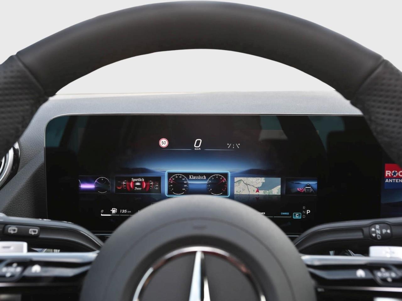 Mercedes-Benz GLA 200 AMG Night MBUX Navi AHK Kamera EasyPack