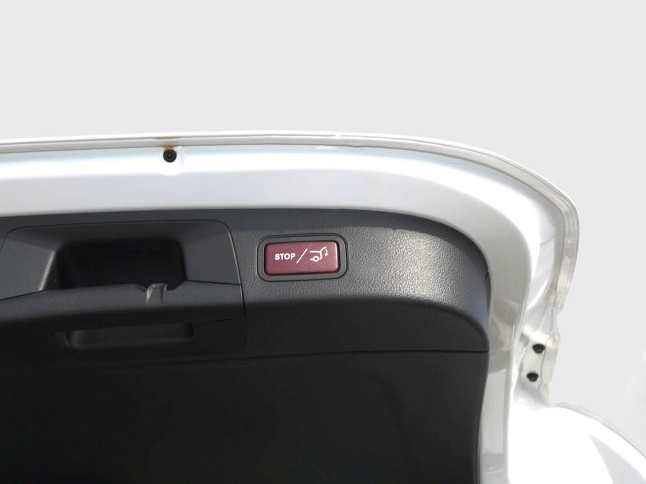 Mercedes-Benz GLA 200 AMG Night MBUX Navi AHK Kamera EasyPack