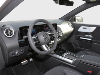 Mercedes-Benz GLA 200 AMG Night MBUX Navi AHK Kamera EasyPack