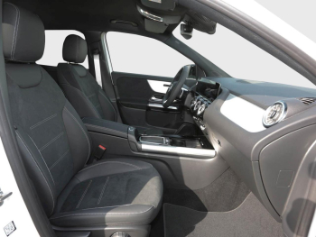 Mercedes-Benz GLA 200 AMG Night MBUX Navi AHK Kamera EasyPack