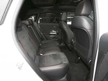 Mercedes-Benz GLA 200 AMG Navi Panorama Distronic 360° Memory