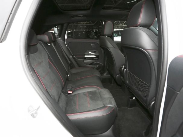 Mercedes-Benz GLA 200 AMG Navi Panorama Distronic 360° Memory