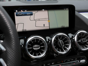 Mercedes-Benz GLA 200 AMG Navi Panorama Distronic 360° Memory