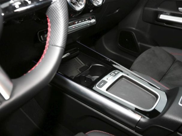 Mercedes-Benz GLA 200 AMG Navi Panorama Distronic 360° Memory