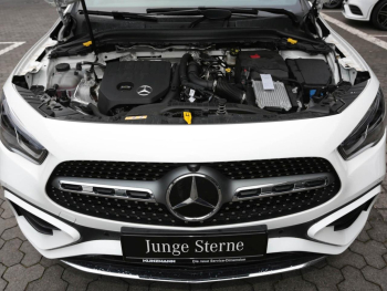 Mercedes-Benz GLA 200 AMG Navi Panorama Distronic 360° Memory