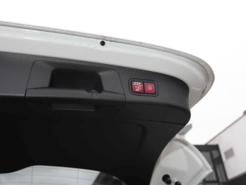 Mercedes-Benz GLA 200 AMG Navi Panorama Distronic 360° Memory