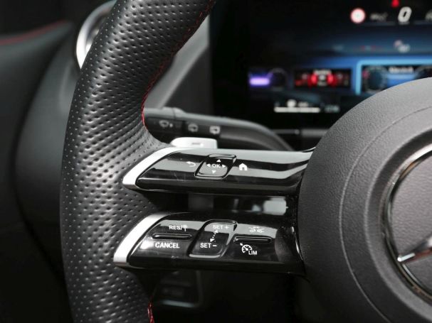 Mercedes-Benz GLA 200 AMG Navi Panorama Distronic 360° Memory