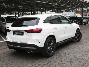Mercedes-Benz GLA 200 AMG Navi Panorama Distronic 360° Memory
