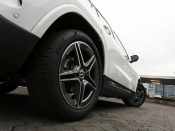 Mercedes-Benz GLA 200 AMG Navi Panorama Distronic 360° Memory