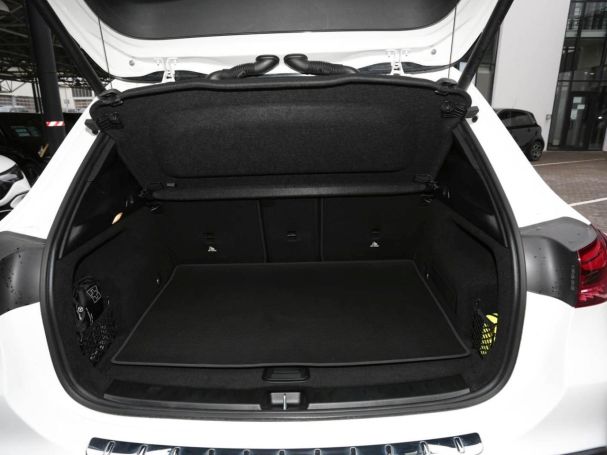 Mercedes-Benz GLA 200 AMG Navi Panorama Distronic 360° Memory