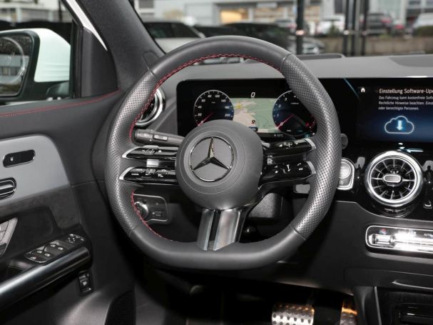 Mercedes-Benz GLA 200 AMG Navi Panorama Distronic 360° Memory