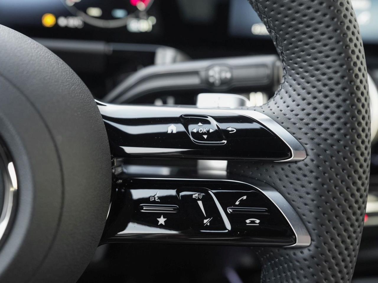 Mercedes-Benz GLA 200 AMG Night MBUXNavi-Prem. Kamera AHK