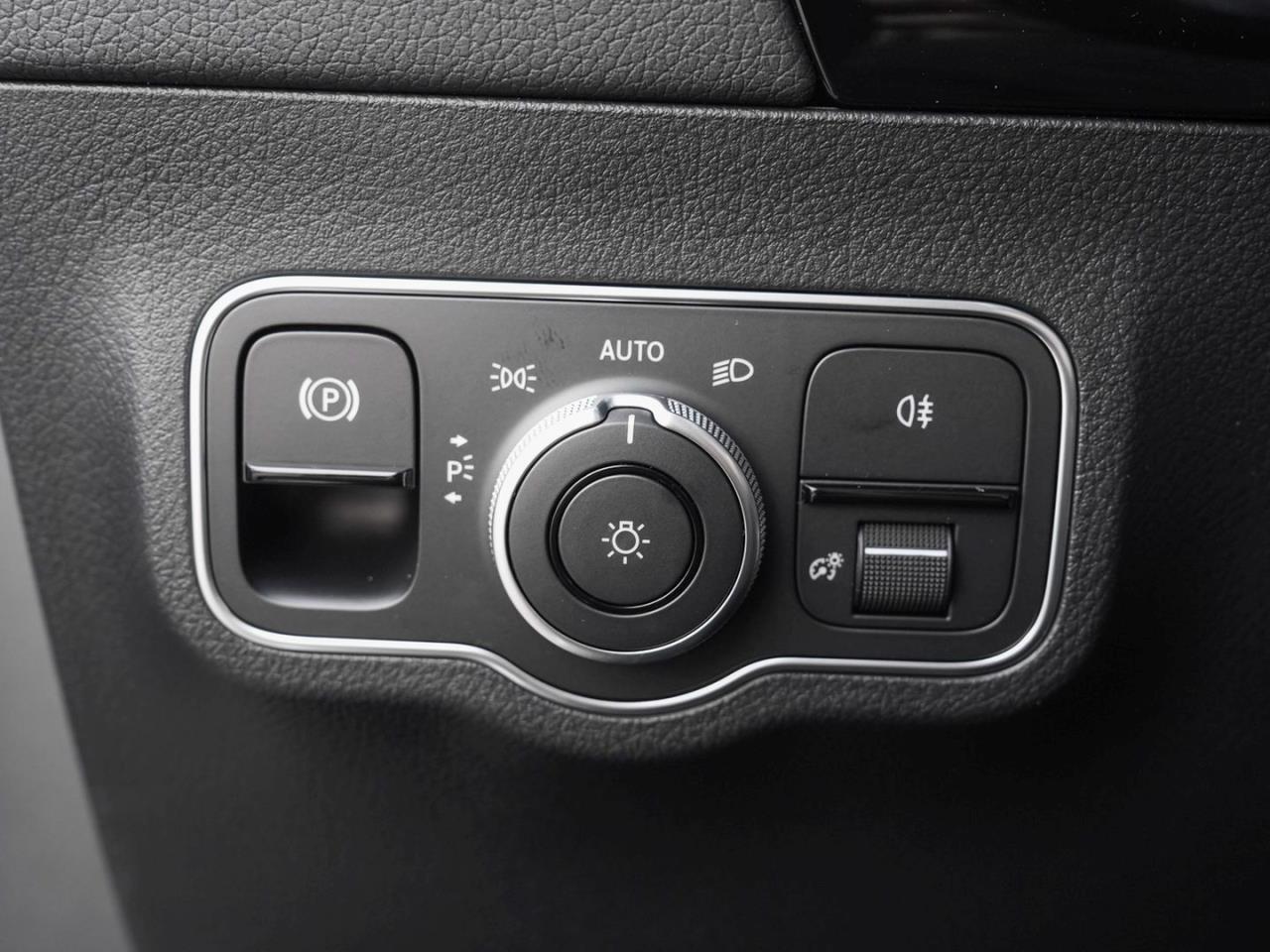 Mercedes-Benz GLA 200 AMG Night MBUXNavi-Prem. Kamera AHK