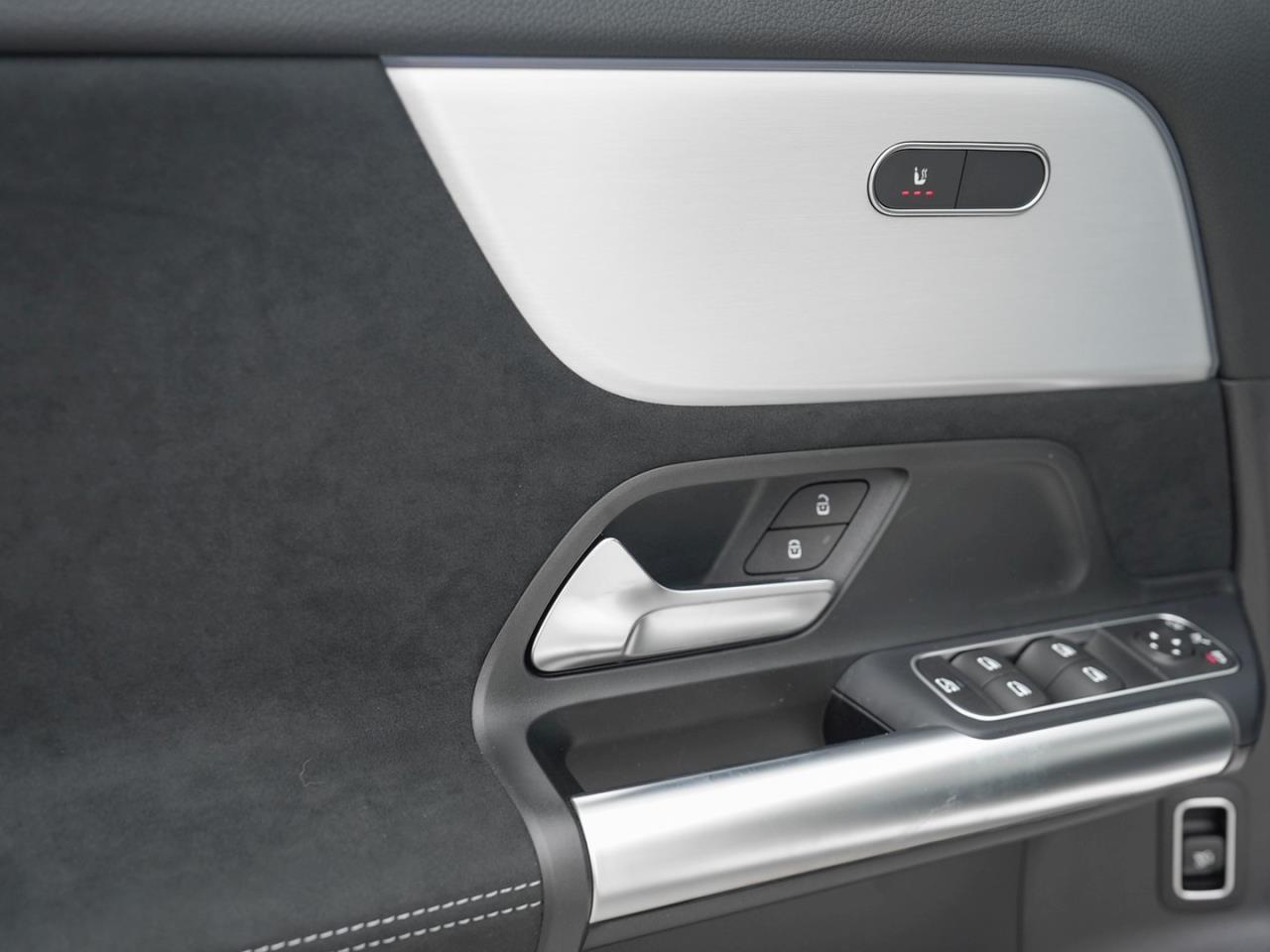 Mercedes-Benz GLA 200 AMG Night Panorama 360° EasyPack AHK