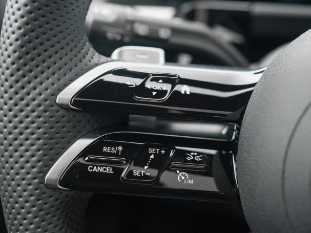 Mercedes-Benz GLA 200 AMG Night Panorama 360° EasyPack AHK