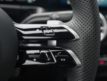 Mercedes-Benz GLA 200 AMG Night Panorama 360° EasyPack AHK