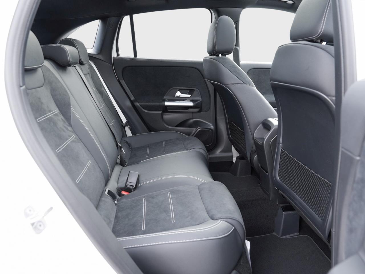 Mercedes-Benz GLA 200 AMG Night Navi Panorama 360° EasyPack